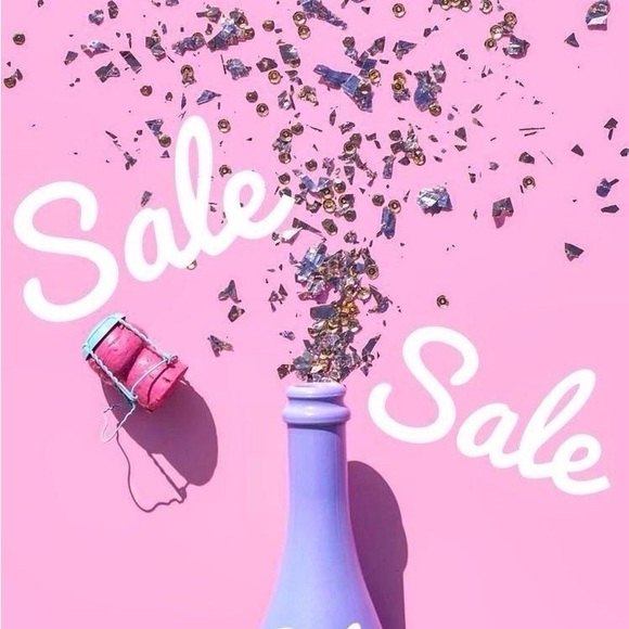 SPRING CLOSET SALE‼️🎉❤️🎉 - Picture 1 of 1